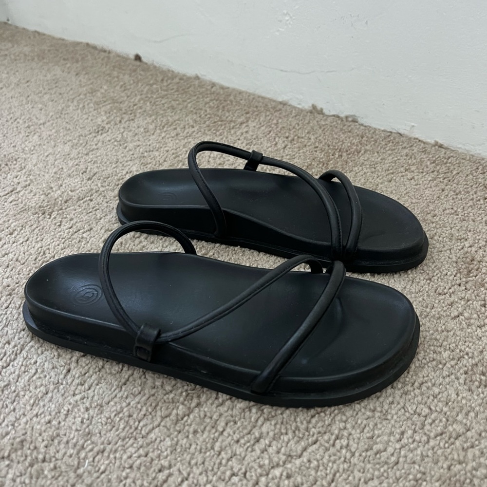 UO Urban Outfitters Kendal Strappy Slide